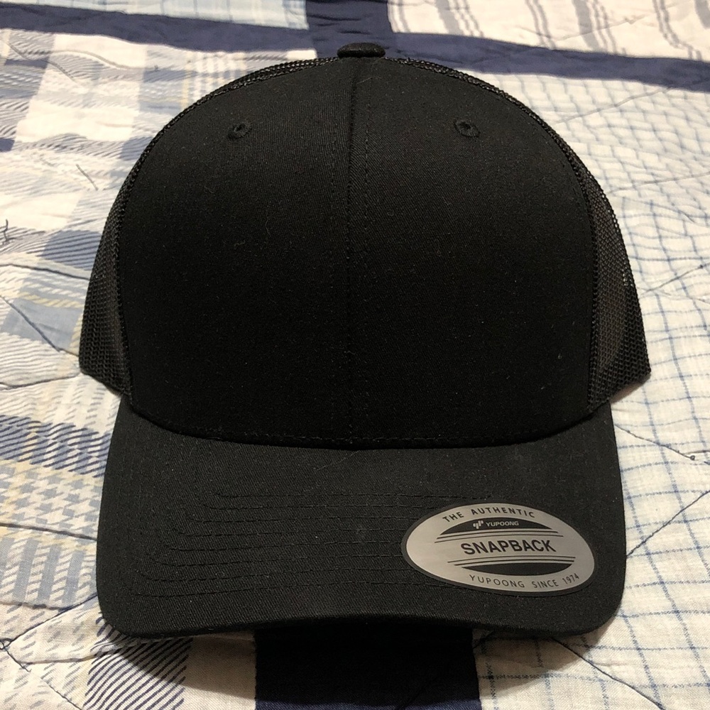 Yupoong | Black Snapback Hat
